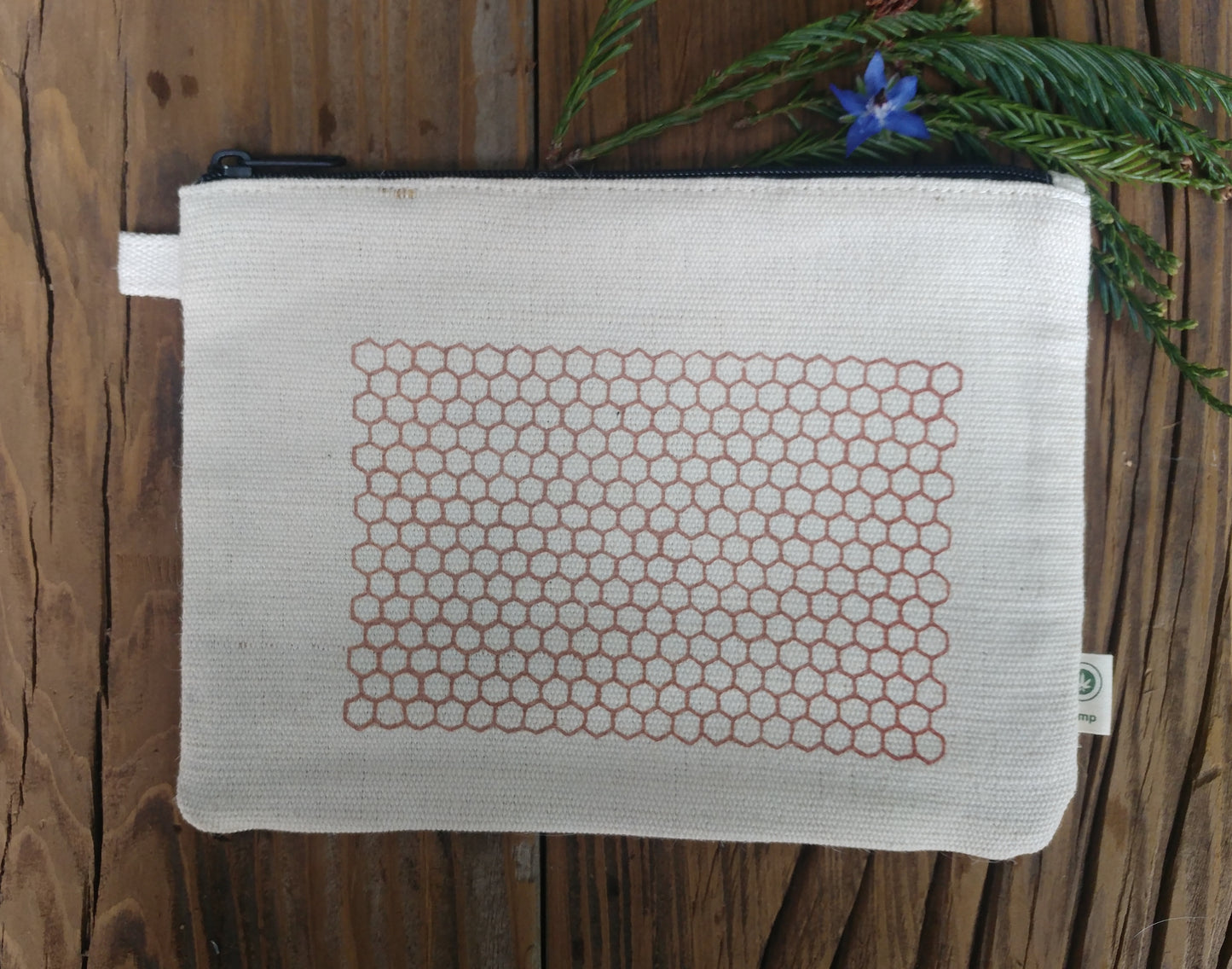 Honeycomb zipper pouch